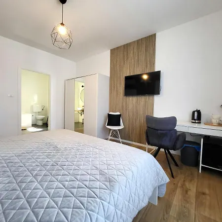 Central Rooms Guest house *